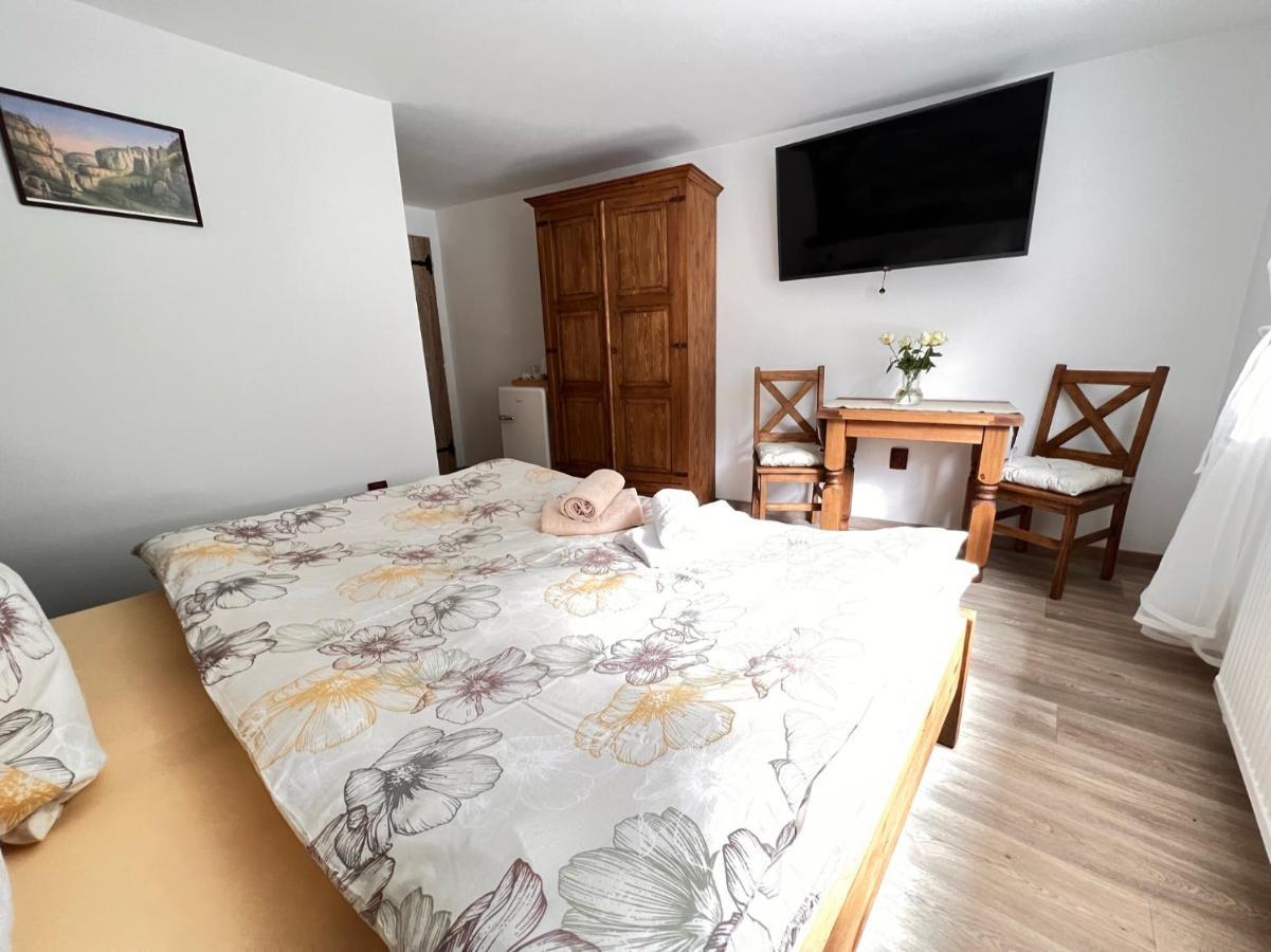 Pension Pod Skalou Hřensko Esterno foto